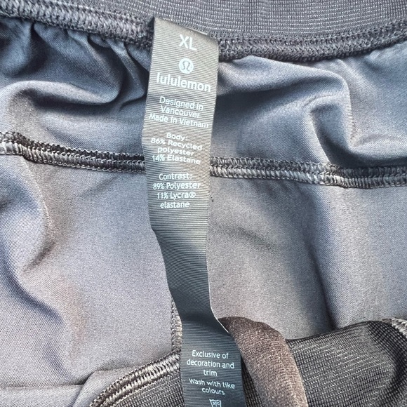 Lululemon T.H.E. Short “LINERLESS” 9” - Picture 6 of 6